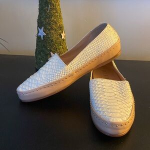 Ivy Kirzhner New York white and tan leather slip ons with gold studded trim 10